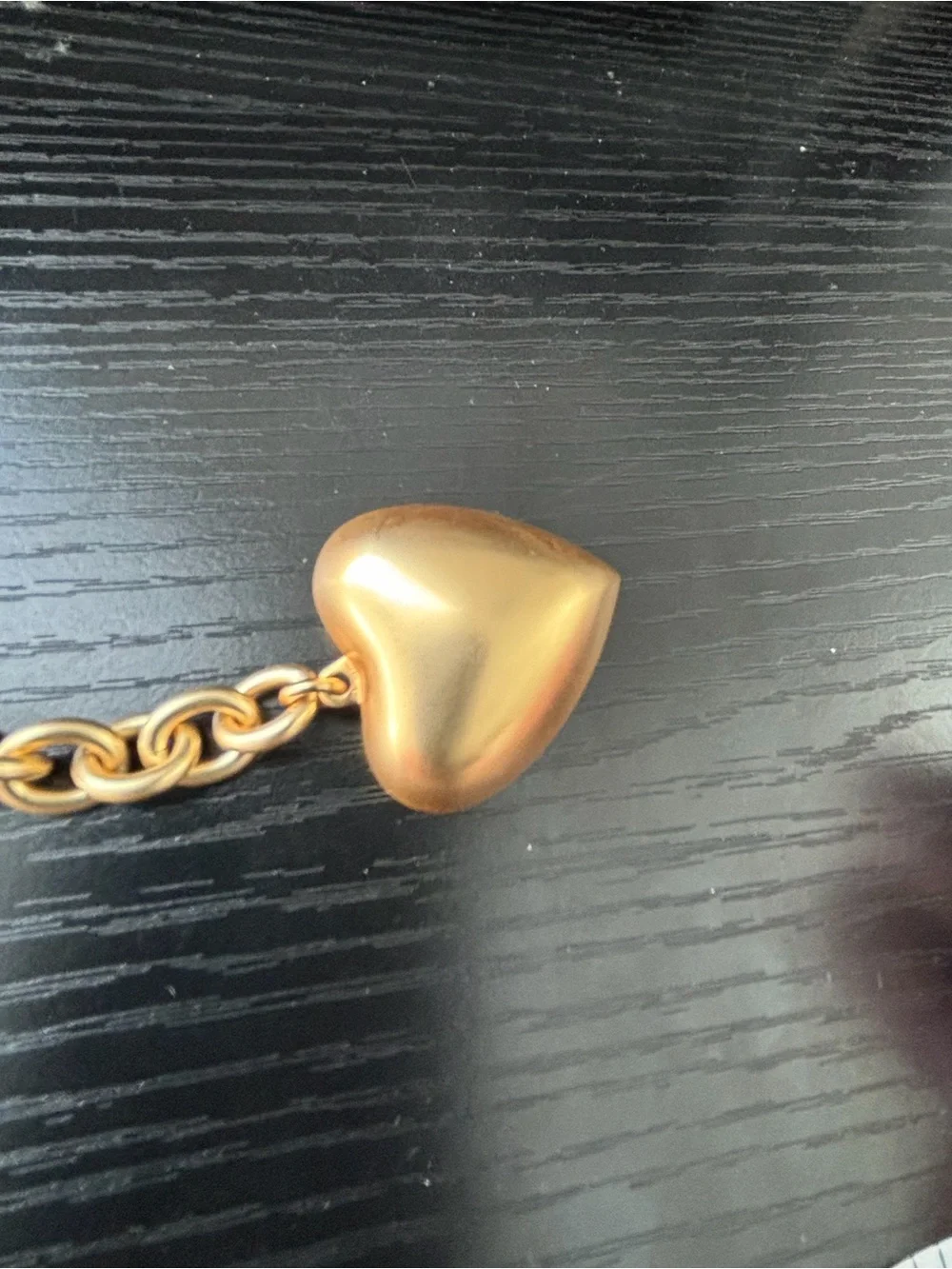 NWOT Roxanne Assoulin Gold Puffy Heart Charm Bracelet